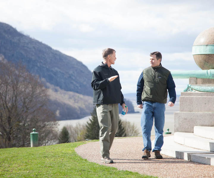 thayer-executive-leadership-training-Coaching-5_callout_hero_1on1 coaching